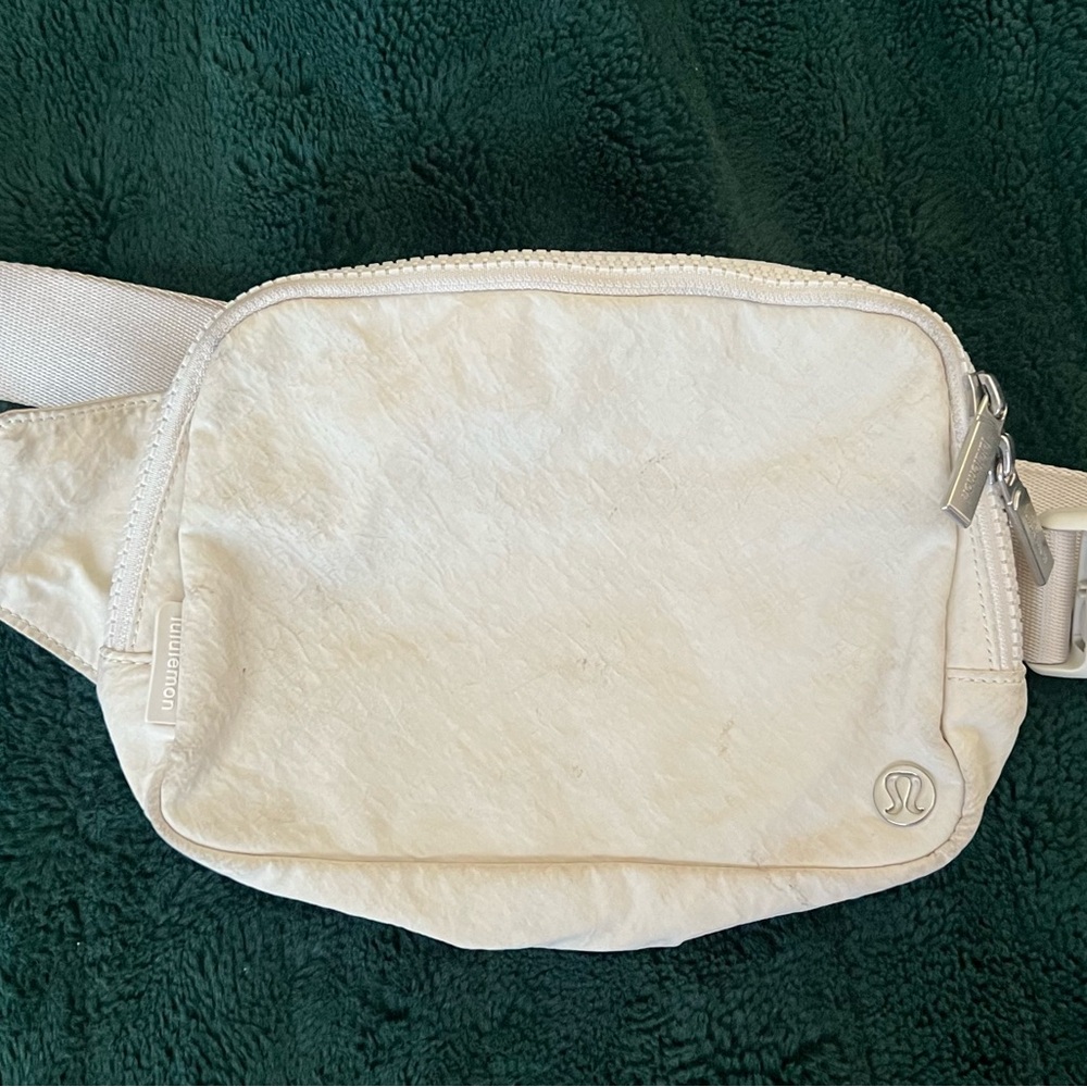 lululemon athletica Off-White Waist Pack with Subtle Logo